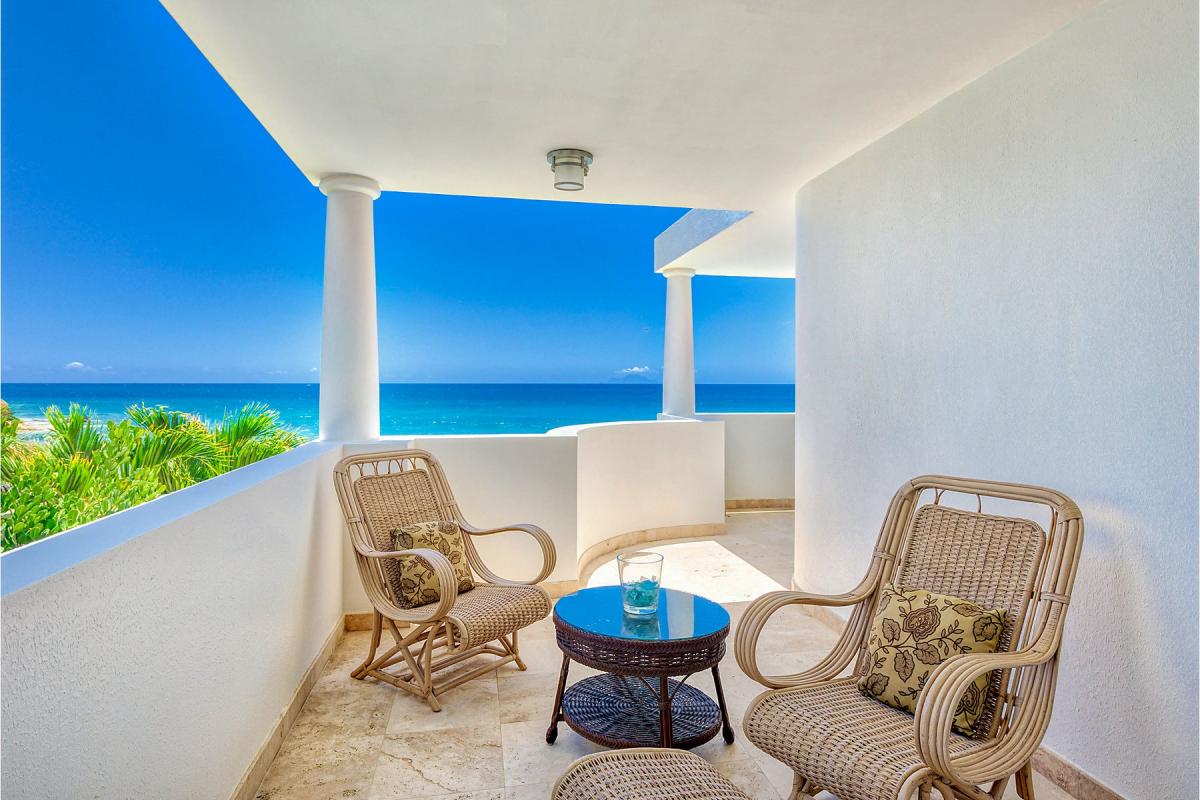Pool Villa St Martin - The balcony
